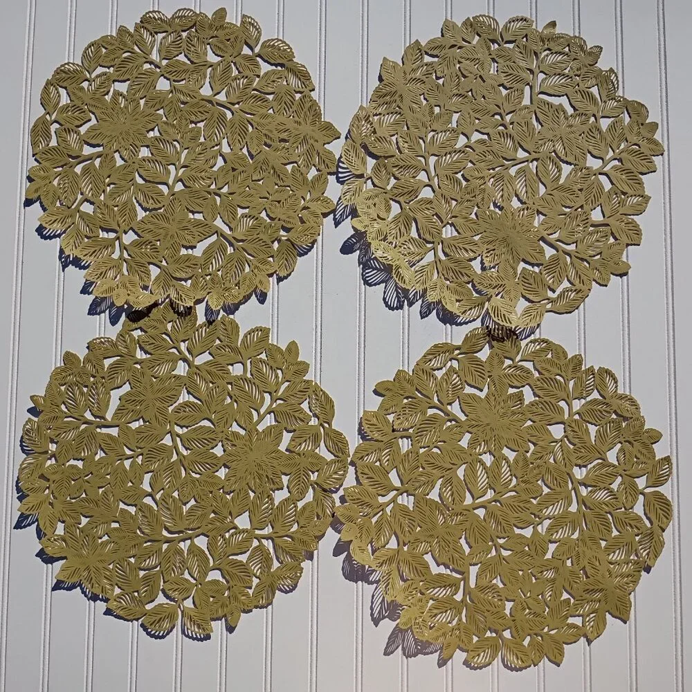 Gold Vinyl Placemats Set of 4 MCM Vintage Style Round Textured Christmas 14.5 in